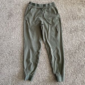 Lululemon refreshed routine jogger